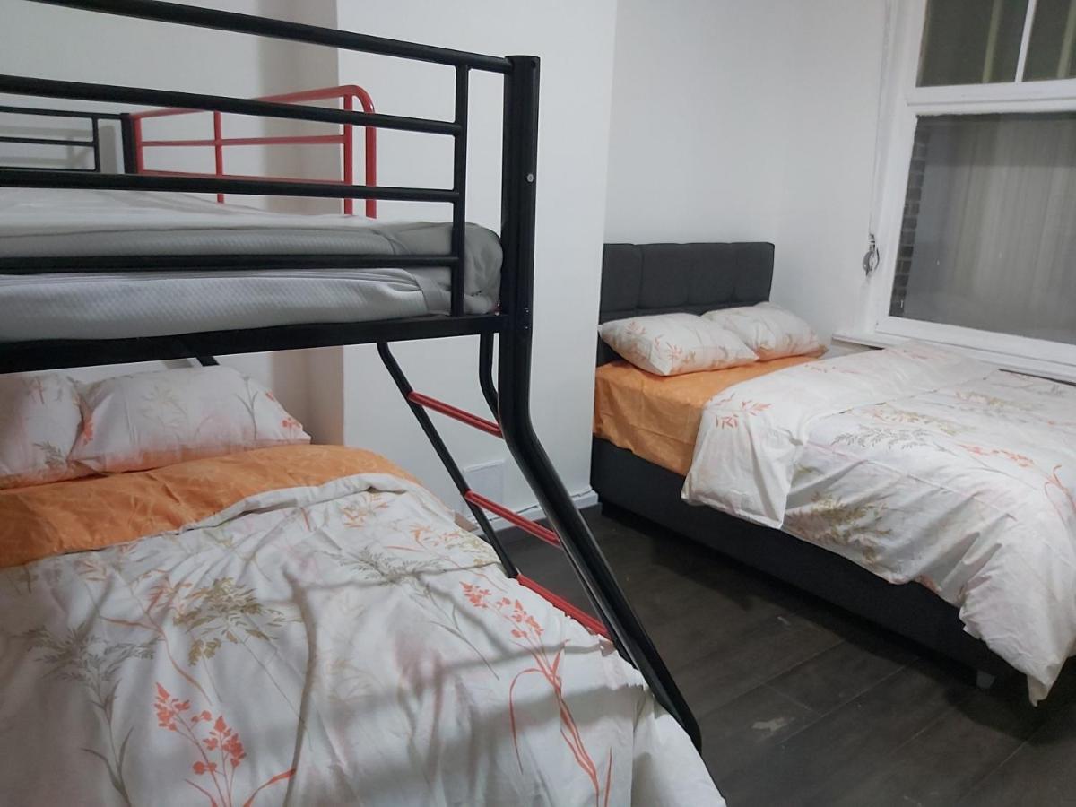Sint-Pieters Station Rooms Гент Екстериор снимка